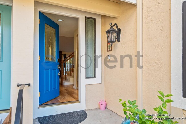 Photo - 7898 Gate Way