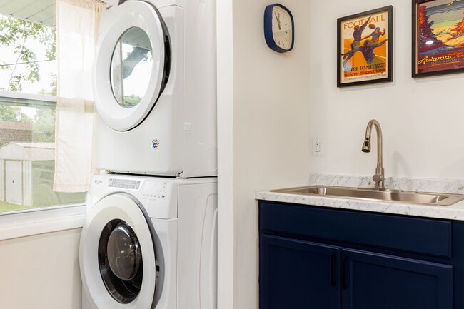 Photo - 1321 Browne Ln