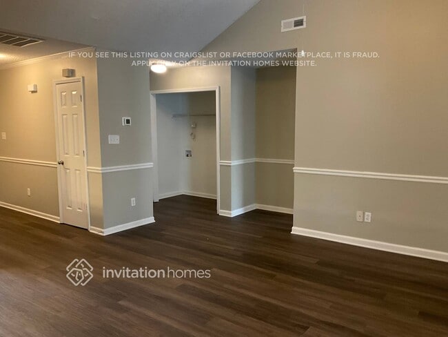 Photo - 635 Tryon Pl