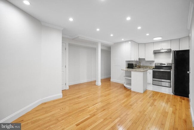 Building Photo - 1828 California St NW Rental