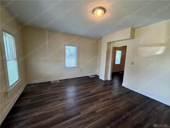 Photo - 1835 Hillsdale Ave