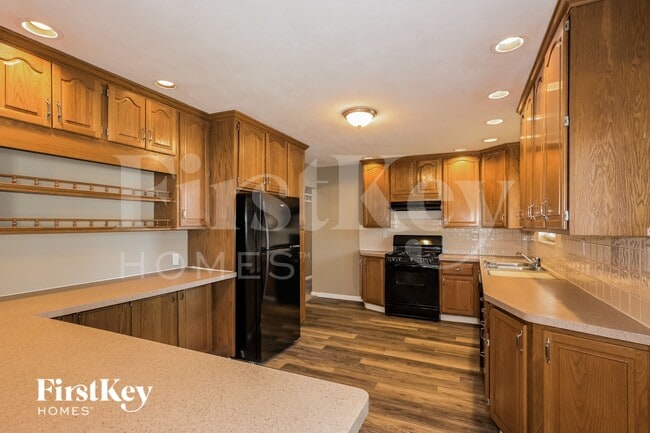 Photo - 1785 Trotter Way