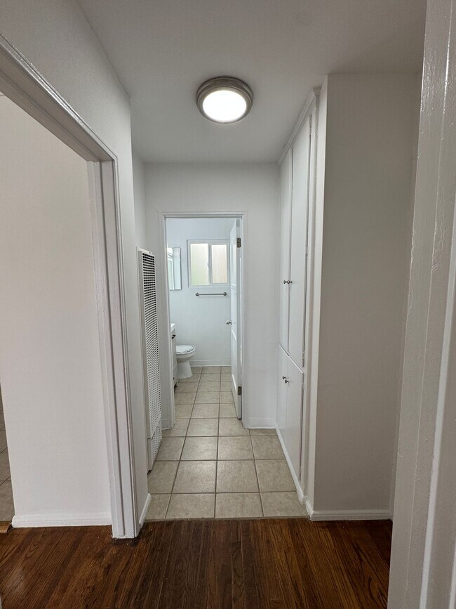 Photo - 5700 Hazeltine Ave