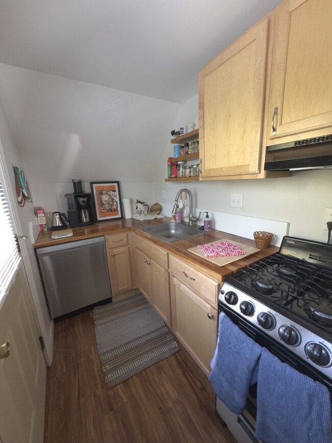 Photo - 2214 Winnebago St Unit #2