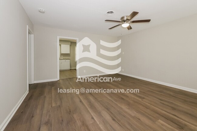 Photo - 4533 Sentry St