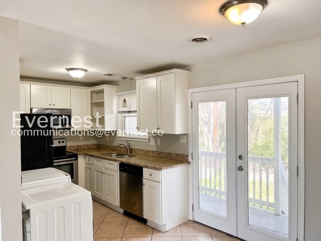 Photo - 1252 W Moore St