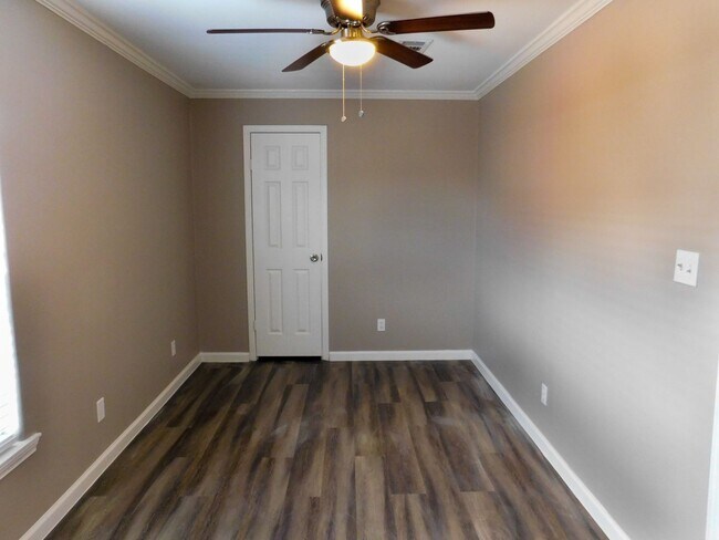 Photo - Room For Rent Unit 152 Varsity Rm A