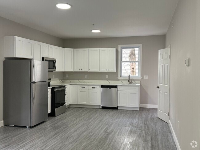 Building Photo - 40 Fowler St Unit 3 Rental
