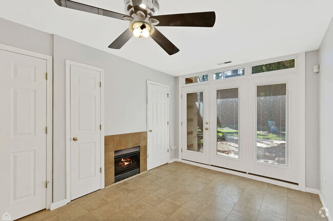 Building Photo - 855 W Erie St Unit 119 Rental
