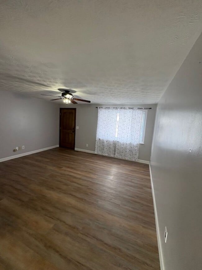 Photo - 3 Bedroom, 1 1/2 Bath Home in Huber Heights