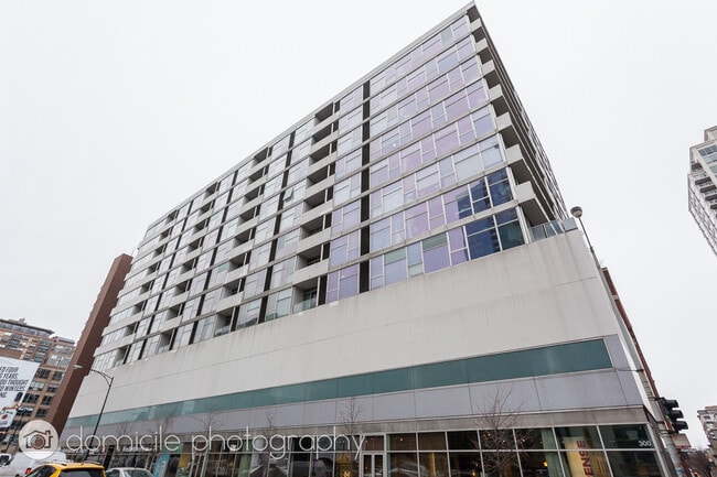 Building Photo - 630 N Franklin St Unit 513