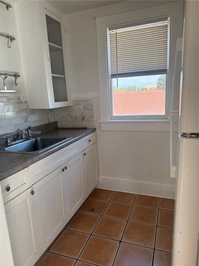 Photo - 2811 SW 4th St Unit 2