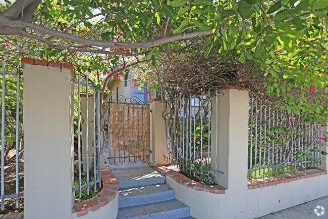 Building Photo - 4057 Alabama St Rental
