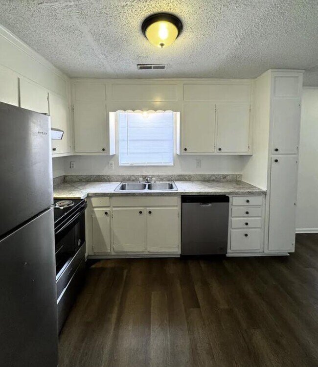 Photo - 4101 McVay St SW