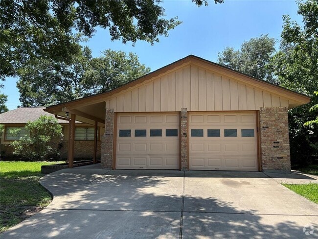 Building Photo - 10422 Winding Trail Rd Rental
