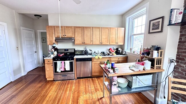Photo - 429 Harvard St Unit 3A