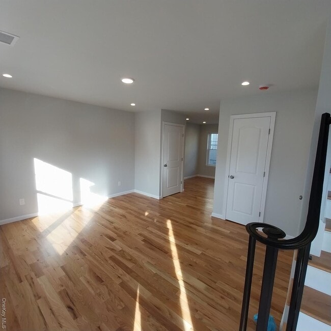 Photo - 343 Jackson St