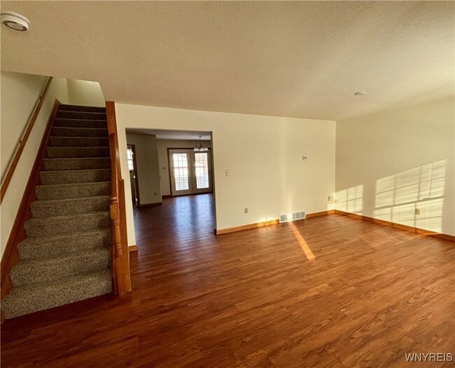 Photo - 1696 Orchard Park Rd