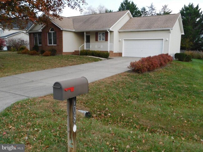 Photo - 108 Senseny Glen Dr