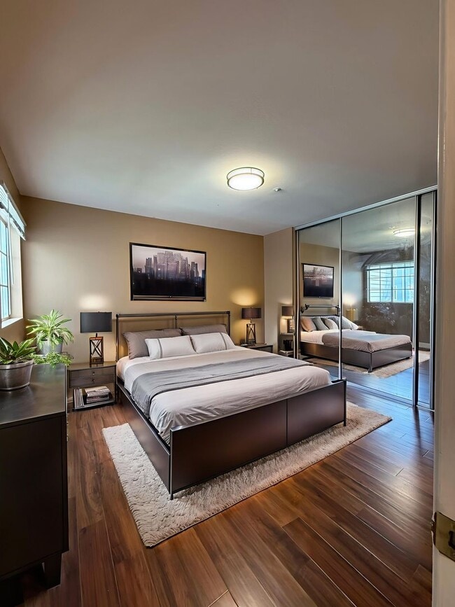 2 bed 2 FULL bath Condo overlooking the pool! - 2 bed 2 FULL bath Condo overlooking the pool!