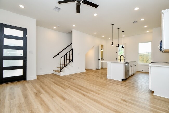 Photo - 2706 Bostic St