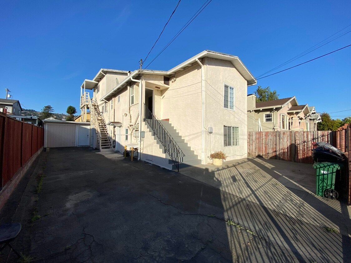 Photo - 4032 Suter St (Oakland, CA)