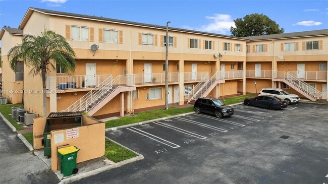 Photo - 6255 SW Kendale Lakes Cir Unit B-230