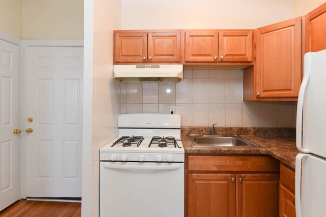 Photo - 2737 N Spaulding Ave Unidad 122