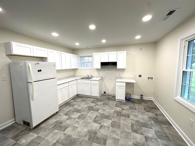 Photo - Bright & Modern 2BR/1BA - Outside City Limits