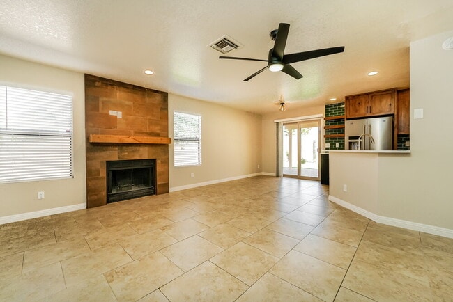 Photo - 8892 N Lessing Ct