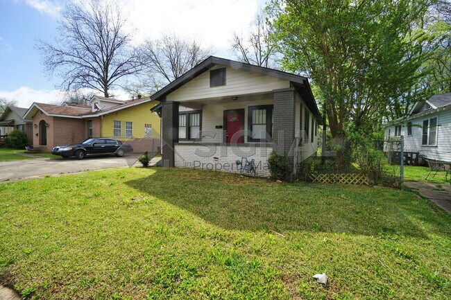 Photo - 1785 Steiner Ave SW