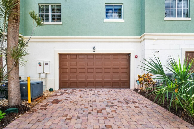 Photo - 34 NW 7th St