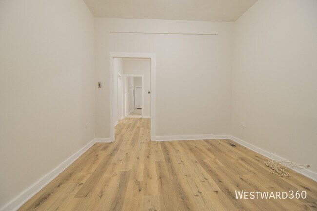 1141 S Francisco Ave Unit 1R
