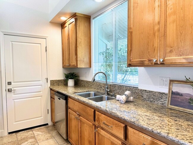Photo - 1661 La Paloma Ct
