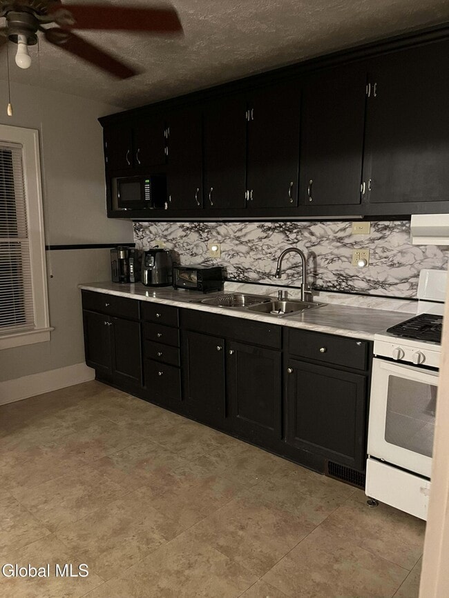 Photo - 60 W 8th Ave Unit 2