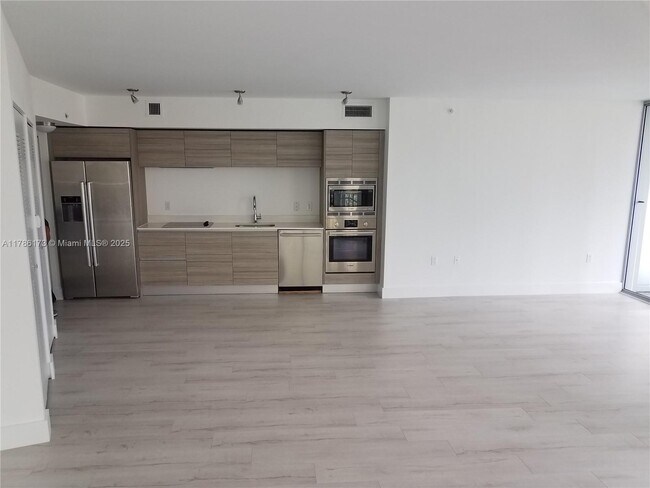 Photo - 6610 Indian Creek Dr Unidad 104