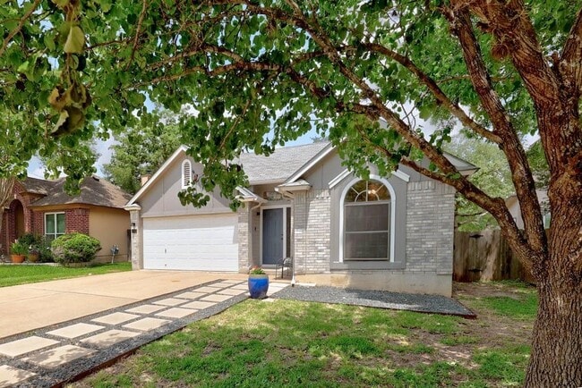 1205 Forest Oaks Path