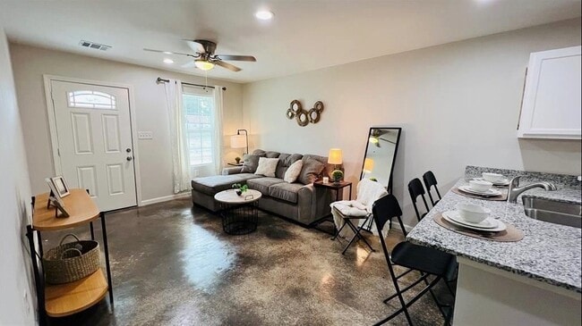 Photo - 635 Doctor M.L.K. Jr Dr