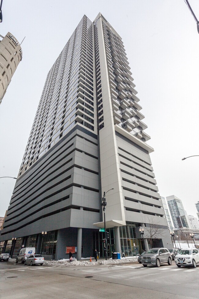 Photo - 235 W Van Buren St Condo
