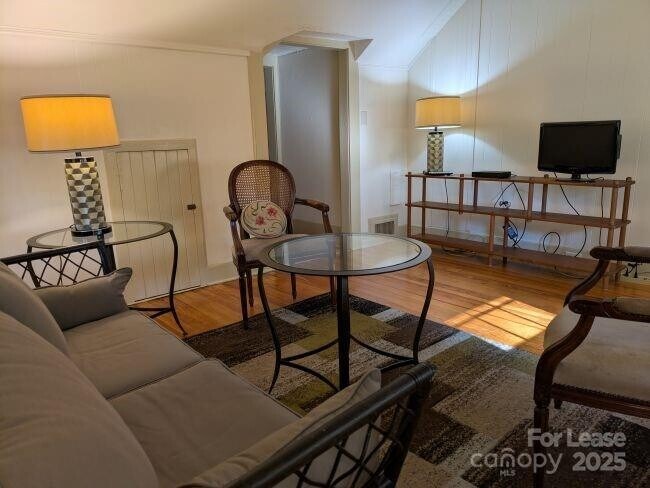 Photo - 220 Melrose Cir Unit Apt 2