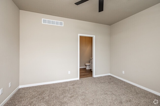 3BR, 2.5BA - 1,823SF - Primary Bedroom