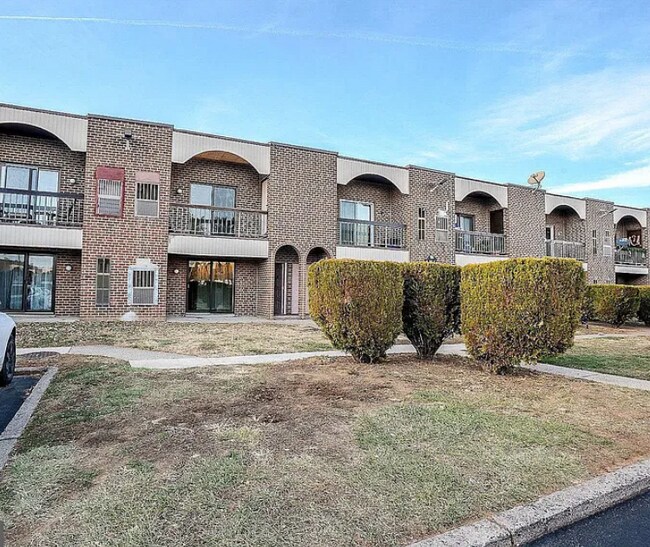 Building Photo - 2727 Rhawn St Unit 32A Rental