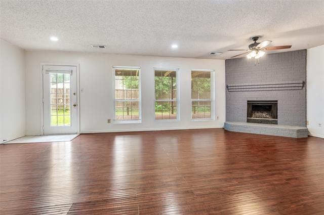 Photo - 528 Lester St