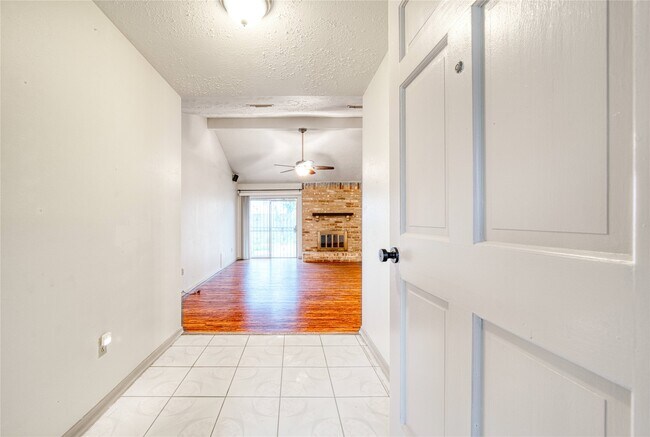 Photo - 7811 Westbank Ave
