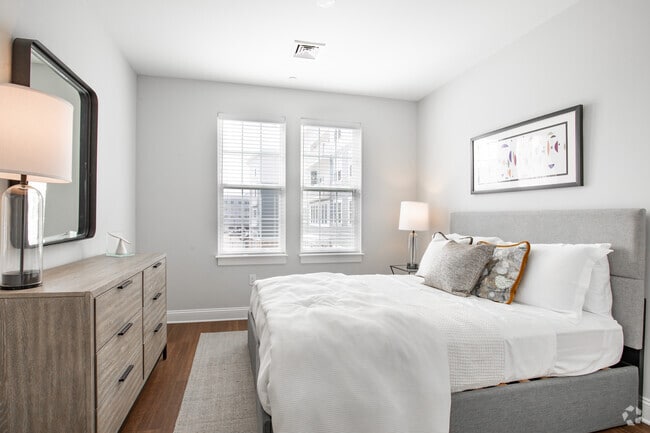 1 BR, 1 BA - 750 SF