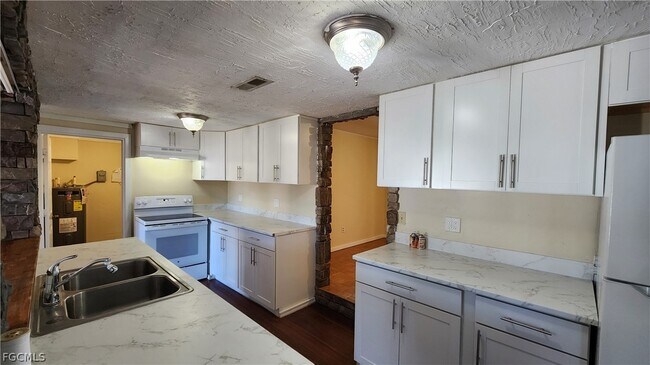 Photo - 2181 Brandon St