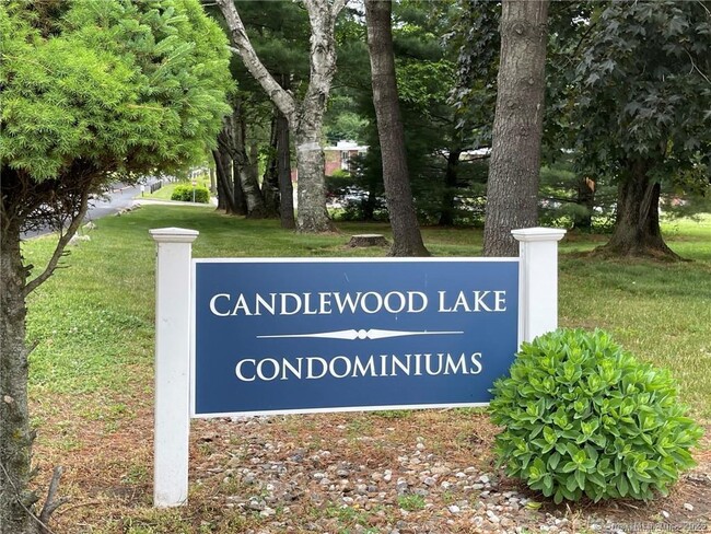 Photo - 26 Candlewood Lake Rd S Unidad APT 2