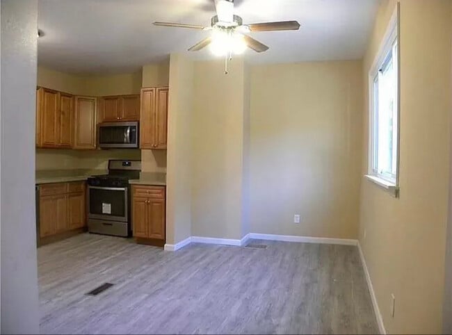 Photo - 2038 Watson St