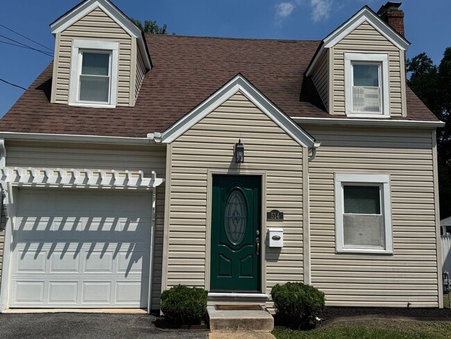 Building Photo - 3 Bedroom, 2 Bath home in Bellemoor