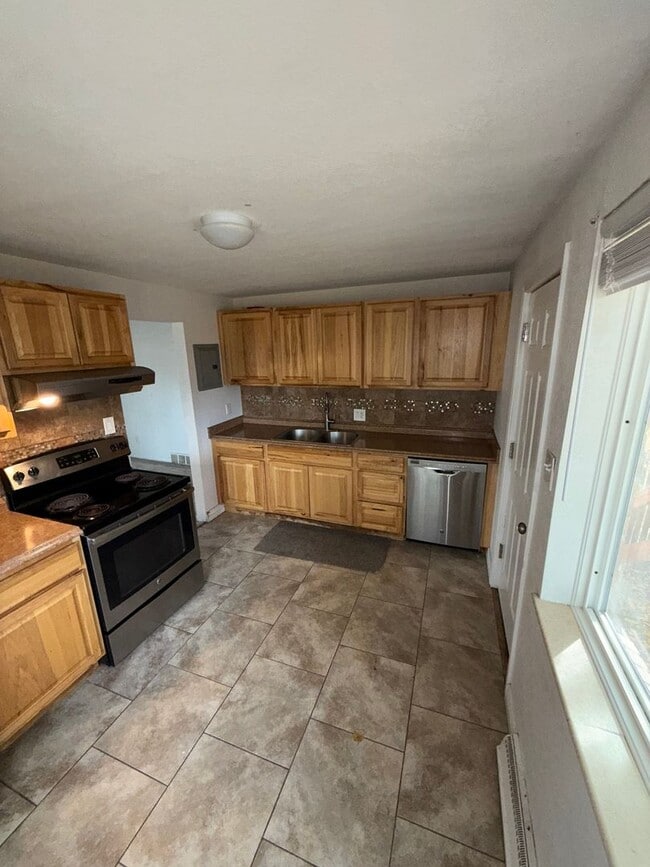 Building Photo - 16th7130 Unit #A